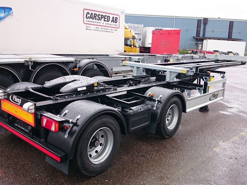 2axlad containerlink lackad bakifrån