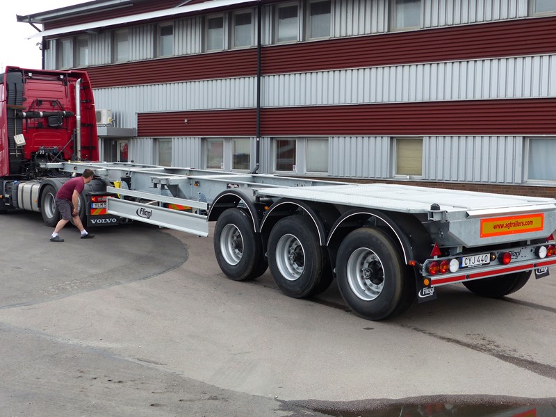 Standard containerchassi utan 30fots fästen bakifrån